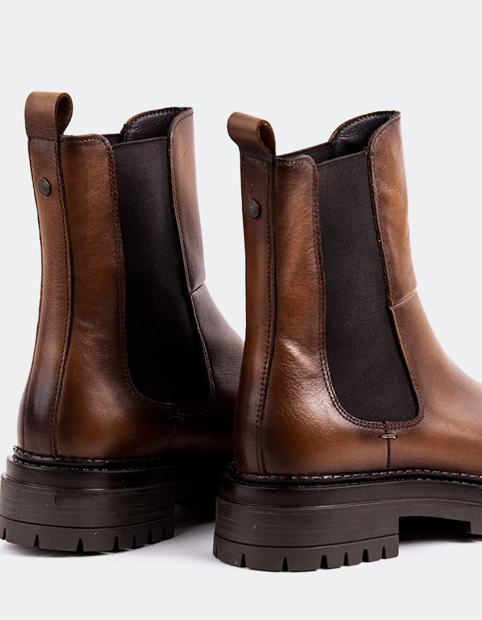 L'INTERVALLE Lavak Women's Chelsea Ankle Boots Camel Leather