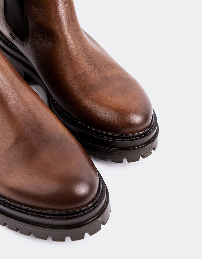 L'INTERVALLE Lavak Women's Chelsea Ankle Boots Camel Leather