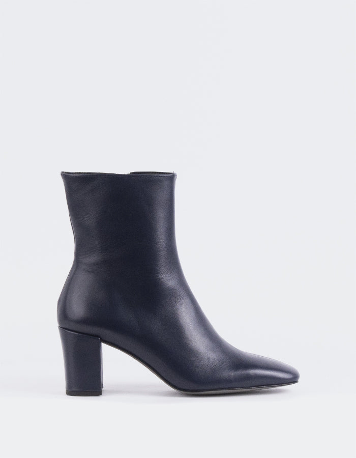 L'INTERVALLE Lioni Women's Ankle Boots Navy Leather