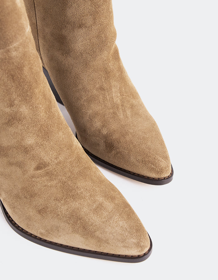 L'INTERVALLE Luciano Femmes Western Tall Boots Amande Suède