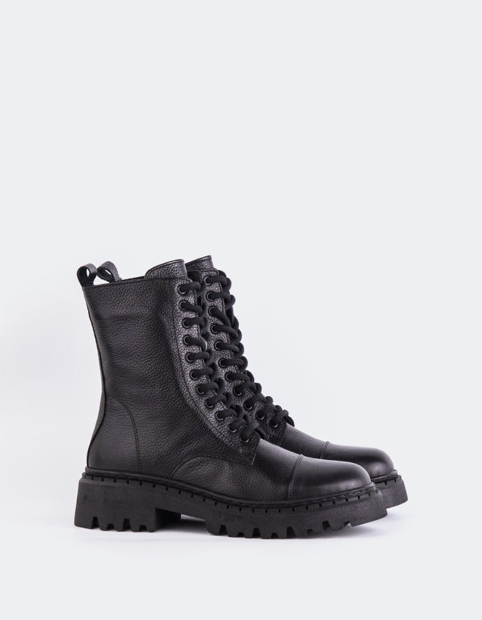 L'INTERVALLE Marieville Women's Ankle Boots Black Leather