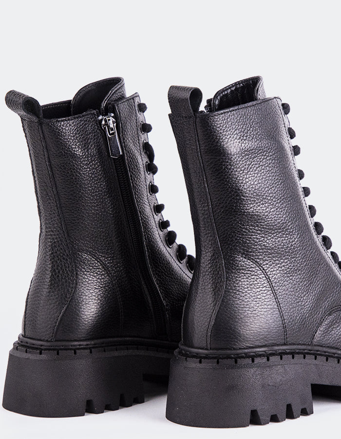 L'INTERVALLE Marieville Women's Ankle Boots Black Leather