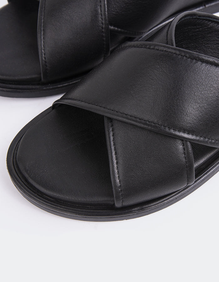 L'INTERVALLE Marigny Women's Flat Sandal Mule Black Leather