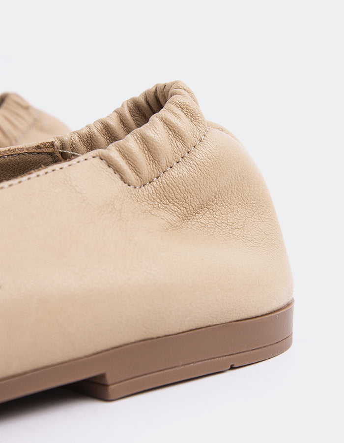 L'INTERVALLE Medici Women's Shoe Loafer Camel Leather