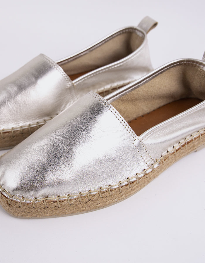 L'INTERVALLE Medusa Women's Espadrille Shoe Silver Leather (7080612298832)