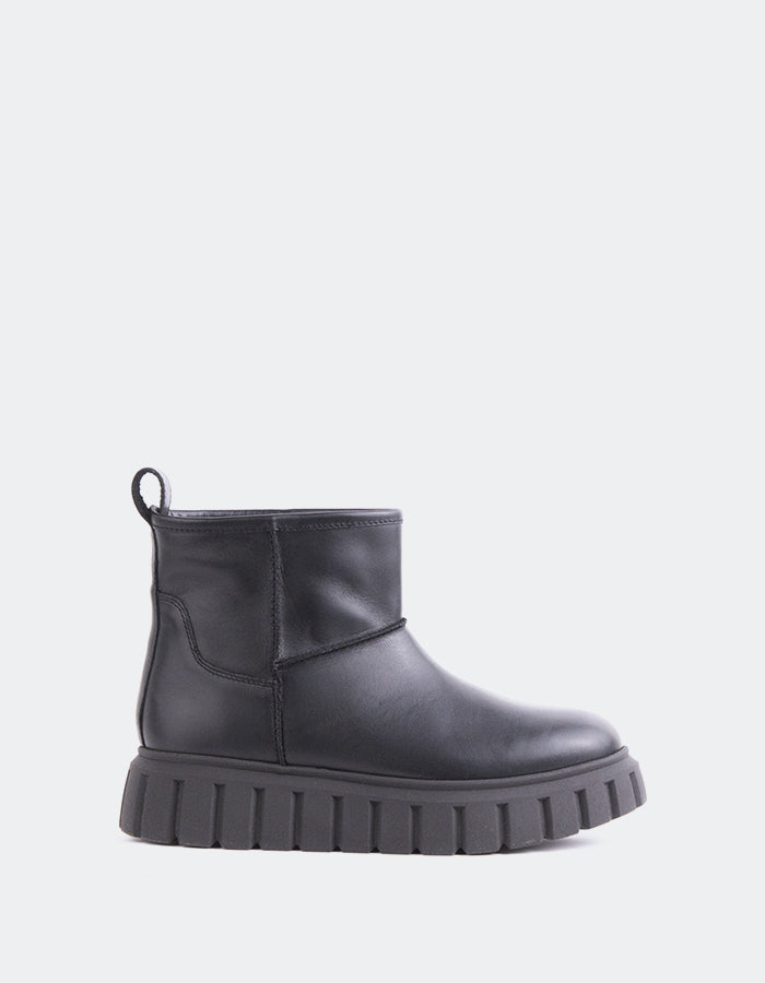 L'INTERVALLE Mortara Femmes Uggs Noir Cuir