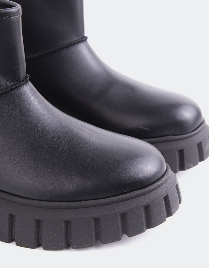 L'INTERVALLE Mortara Femmes Uggs Noir Cuir