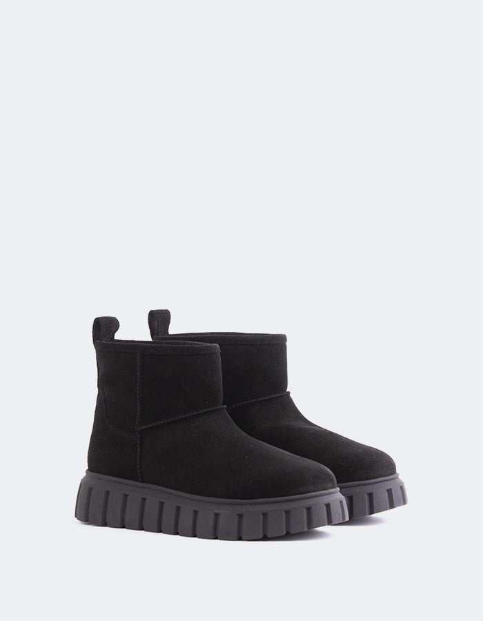 L'INTERVALLE Mortara Uggs pour femmes Noir Suède  (7106415263824)