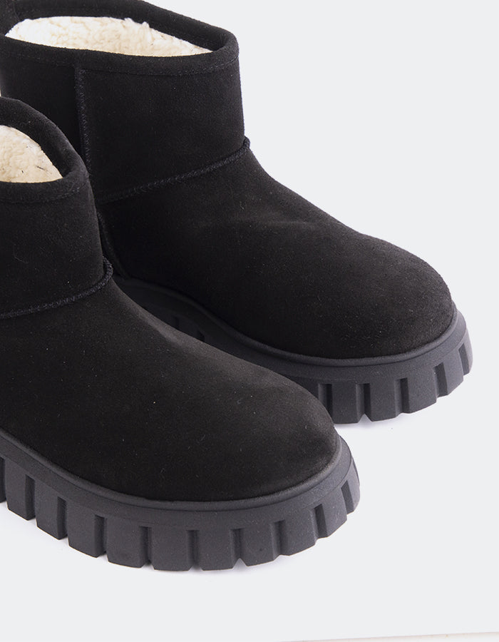 L'INTERVALLE Mortara Uggs pour femmes Noir Suède  (7106415263824)