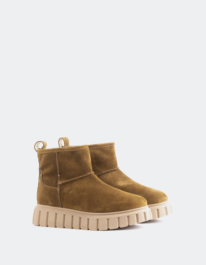 L'INTERVALLE Mortara Uggs pour femmes Brun Suède  (7106415329360)