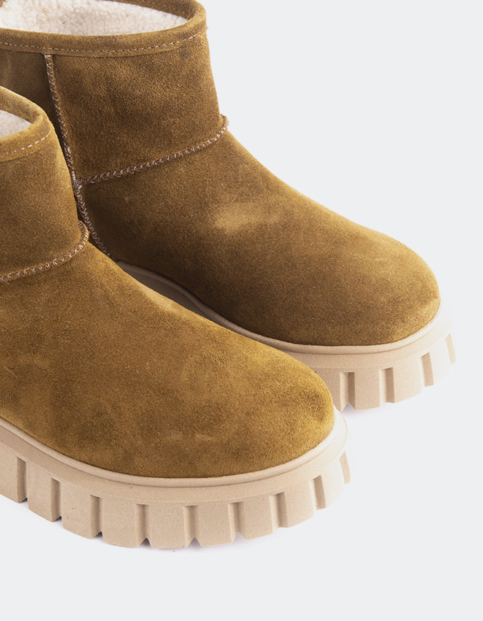 L'INTERVALLE Mortara Uggs pour femmes Brun Suède  (7106415329360)