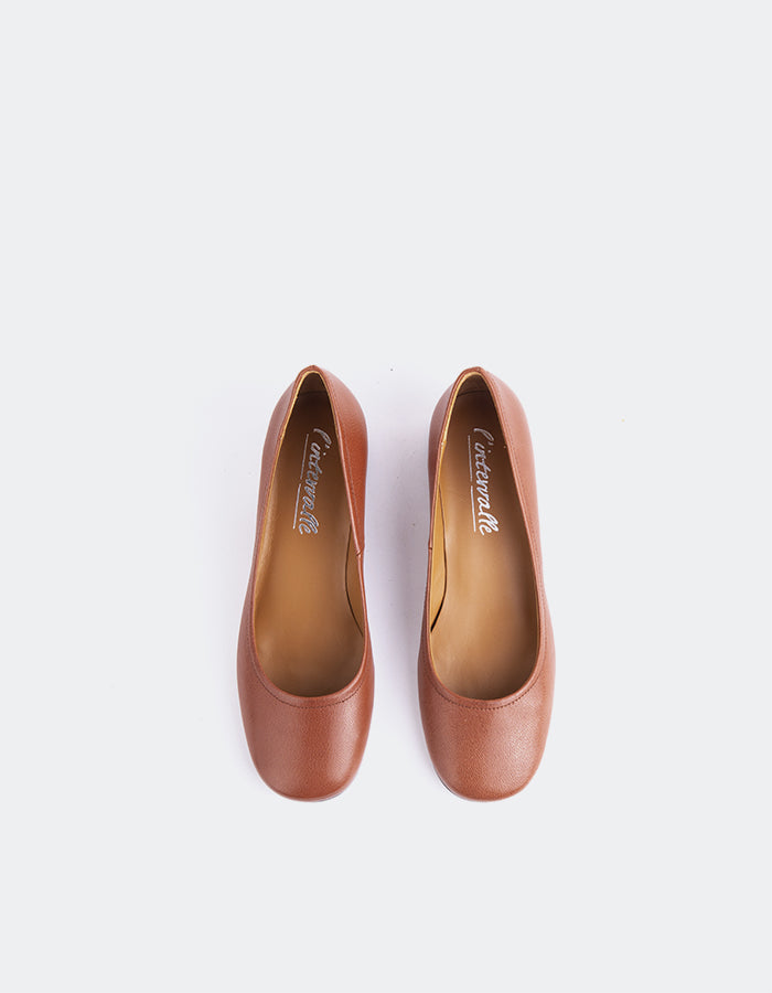 L'INTERVALLE Paisley Women's Pumps Tan Vintage Leather