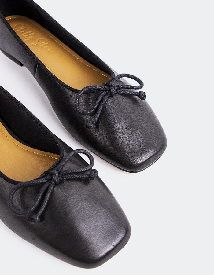 Phyleus Black Leather