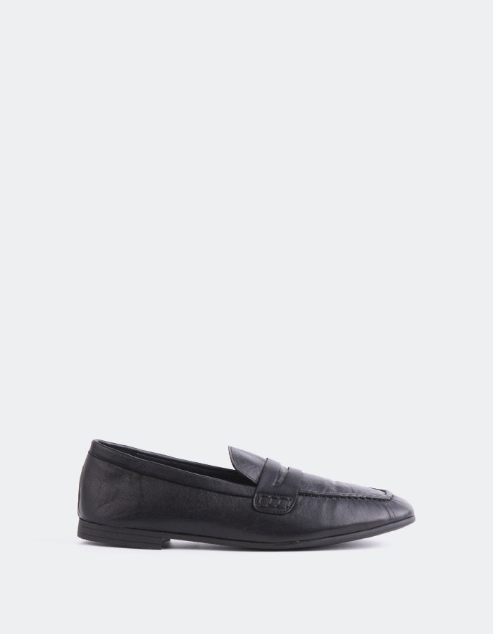 L'INTERVALLE Prism Women's Loafer Black Leather