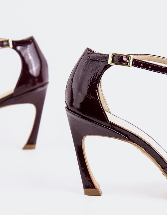 L'INTERVALLE Rozana Women's Pump Shoe Burgundy Naplack