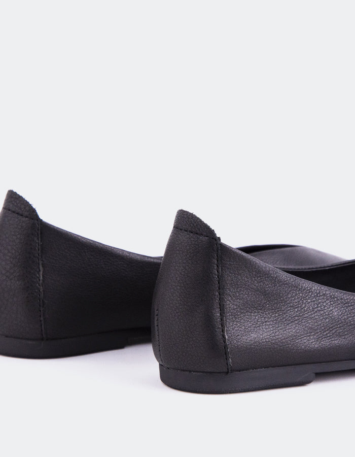 L'INTERVALLE Scot Women's Ballerina Flat Shoe Black Leather