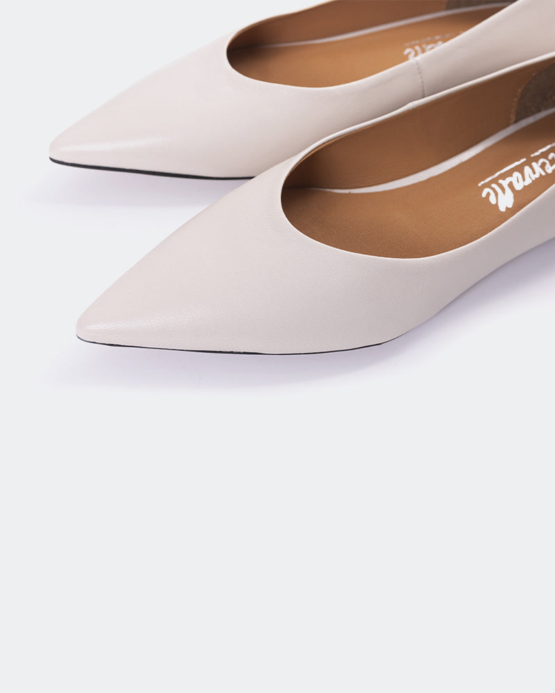 L'INTERVALLE Shynnis Chaussures pour femmes Escarpins Blanc Cassé  Cuir