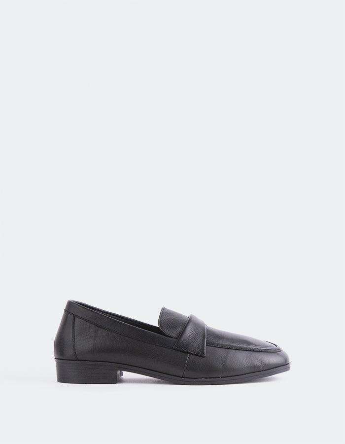 L'INTERVALLE Splice Women's Loafer Black Leather