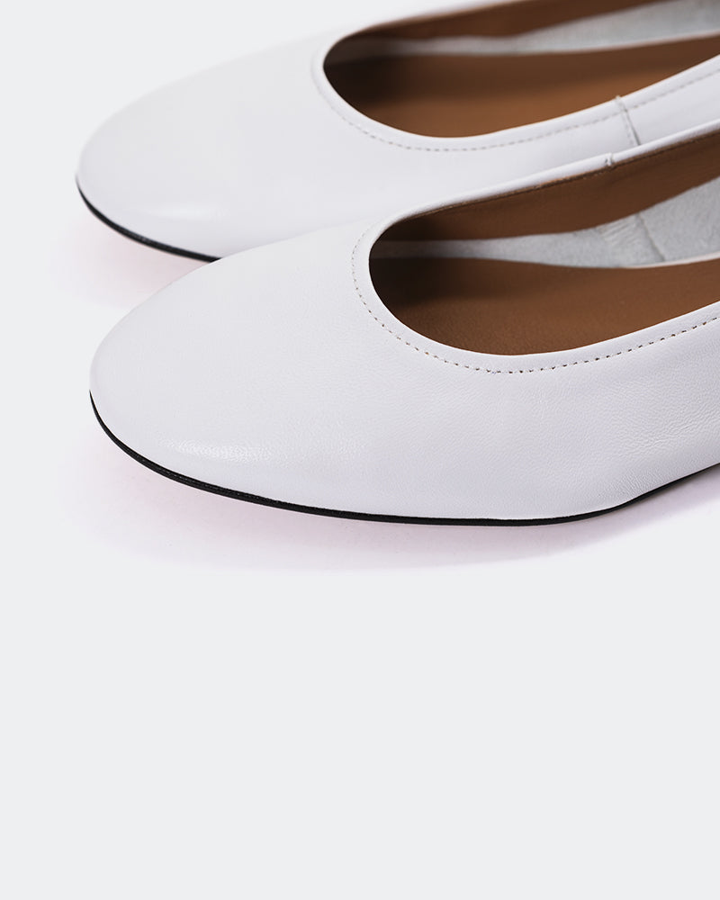 L'INTERVALLE Taipo Women's Shoe Ballerina White Leather