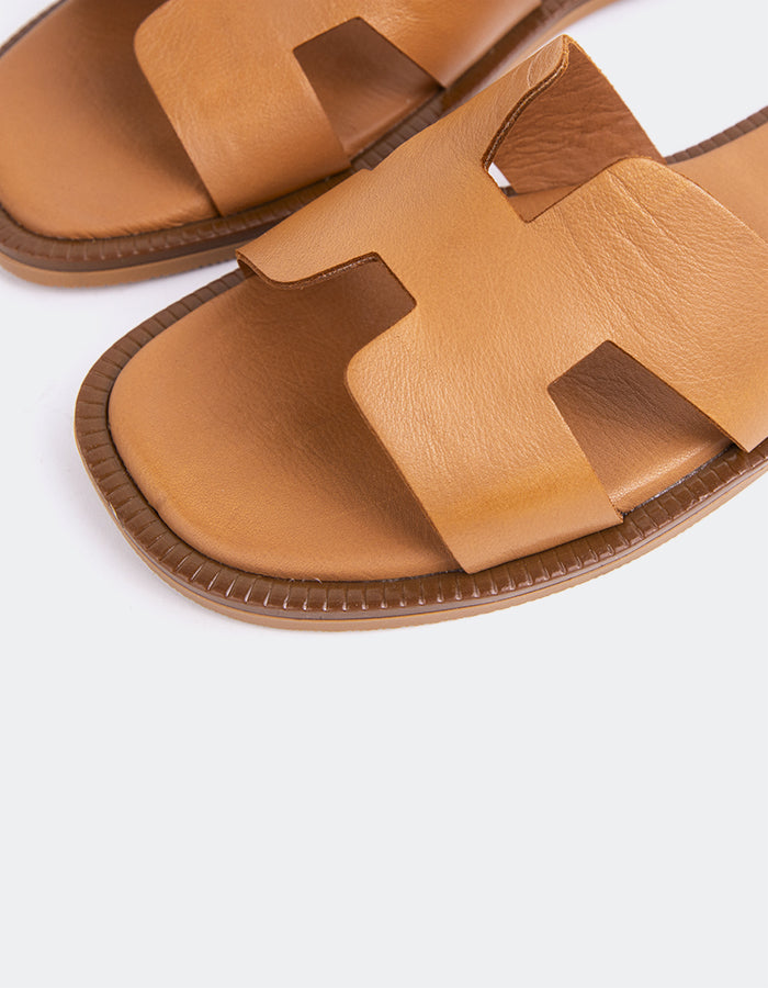 L'INTERVALLE Valmy Women's Flat Sandal Mule Tan Leather
