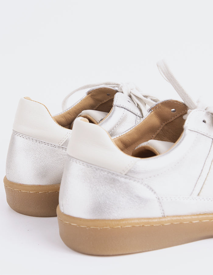 L'INTERVALLE Varzi Baskets Femme Argent Cuir blanc