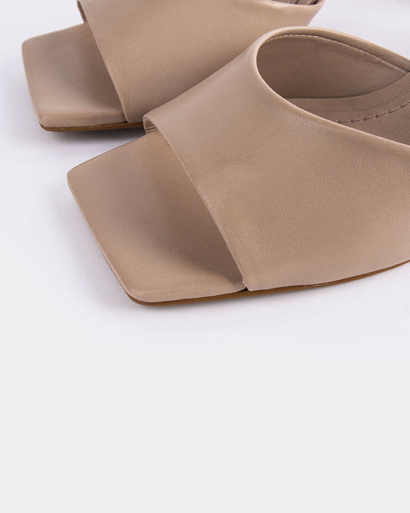 L'INTERVALLE Visalia Women's Shoe Mule Sandal Nude Leather
