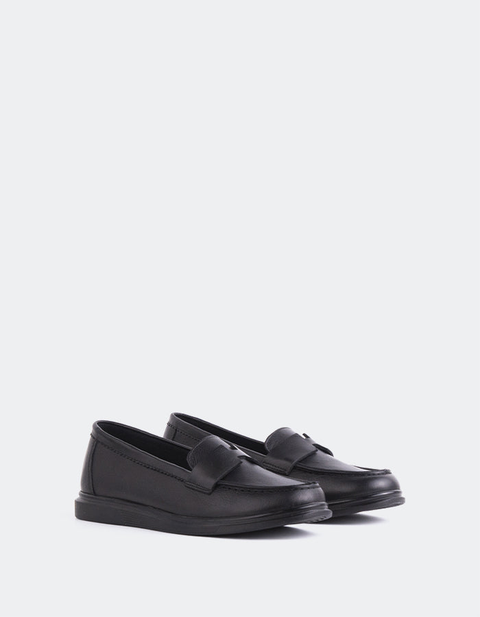 L'INTERVALLE Yasmin Women's Loafers Black Leather