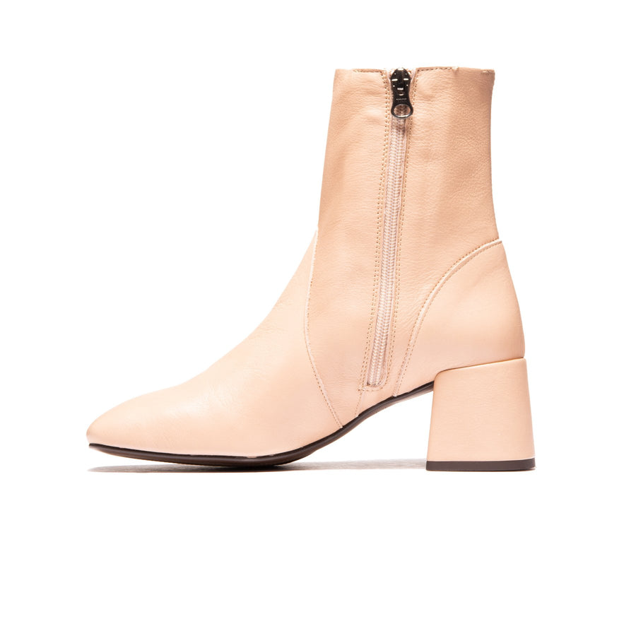 Stratford Nude Leather