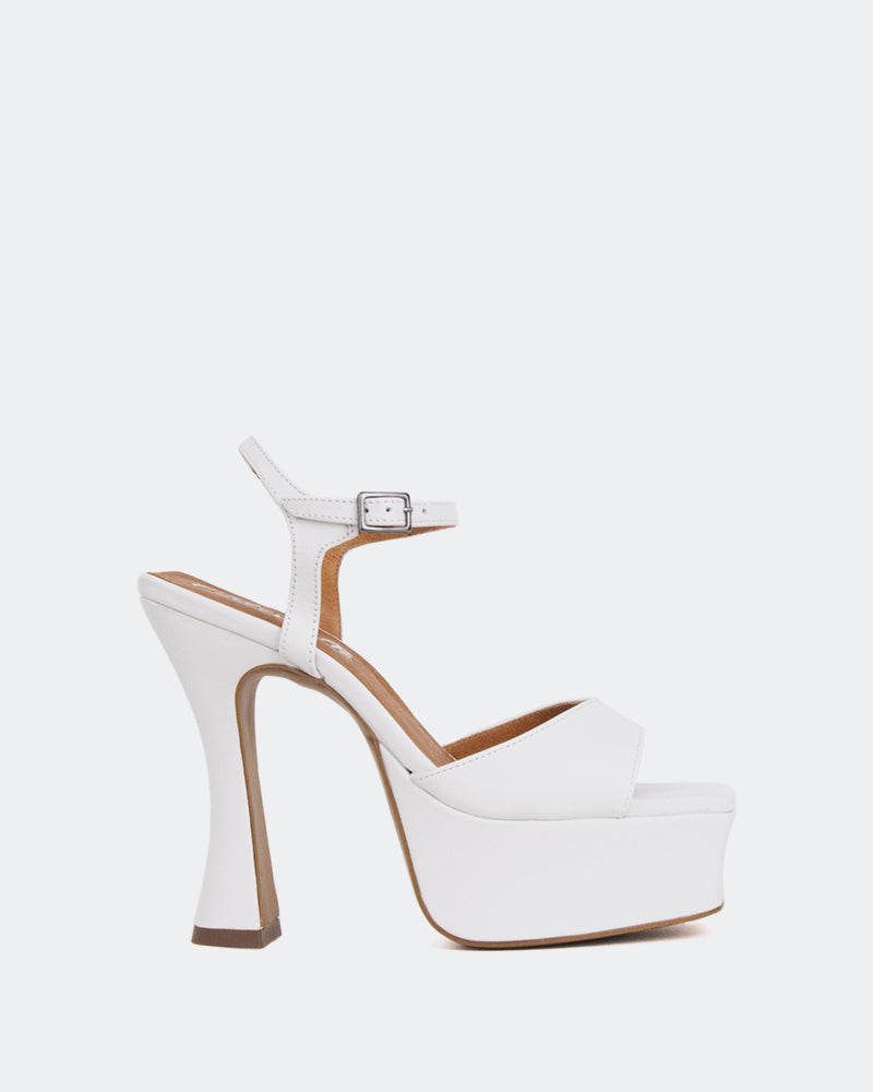Betsey White Leather/Cuir Blanc