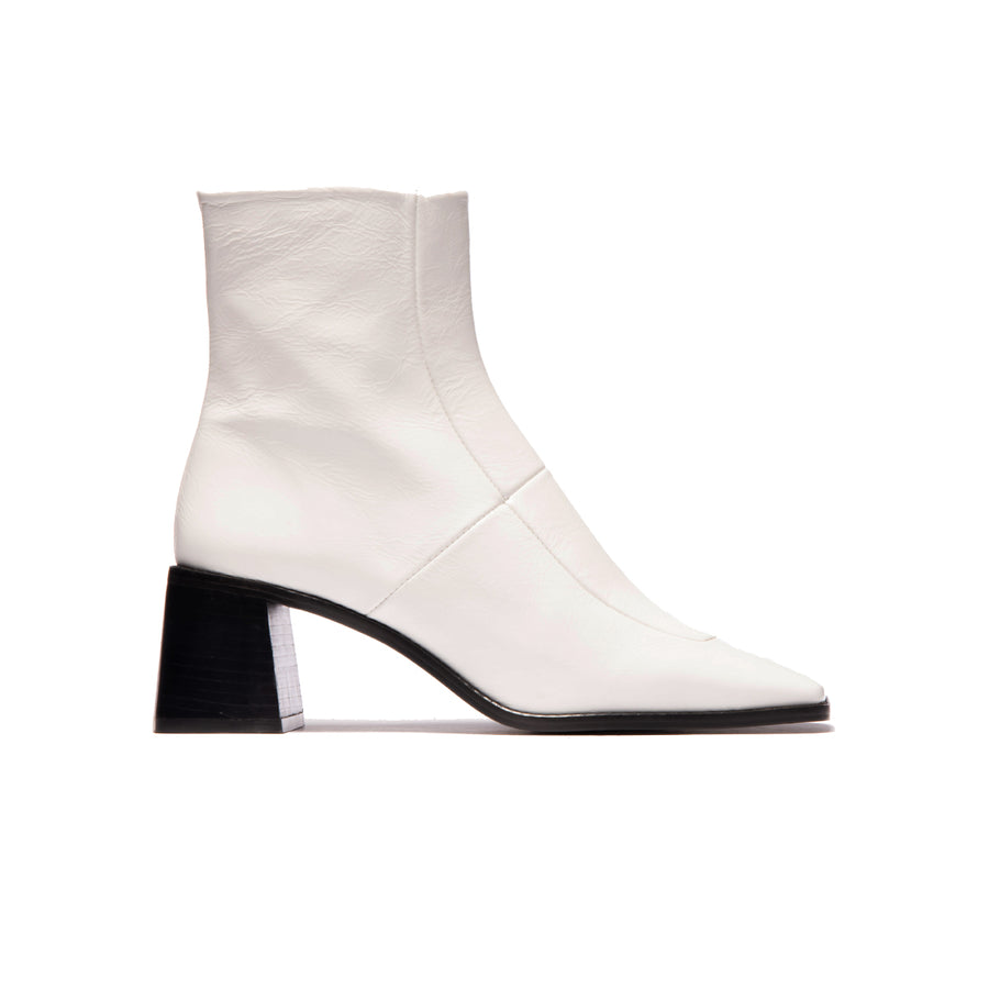 Bendigo White Leather – L'INTERVALLE