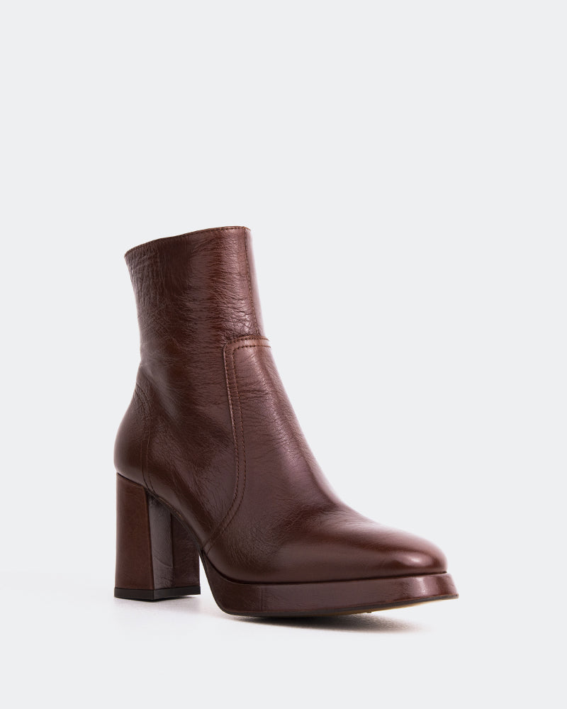 Filton Chestnut Leather